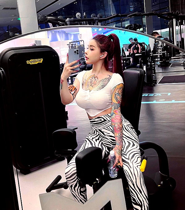 xixigina instagram image archive image