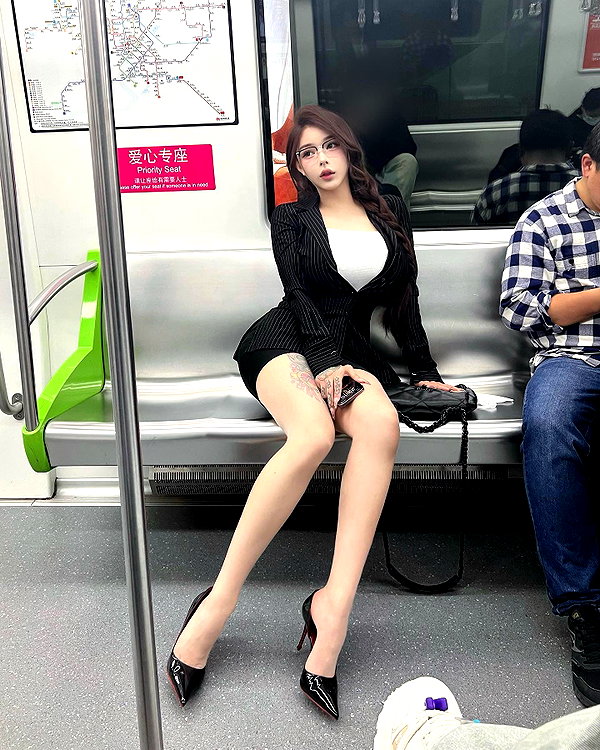 xixigina instagram image archive image