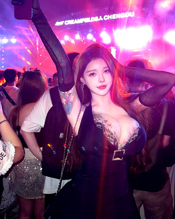 xixigina instagram image archive image