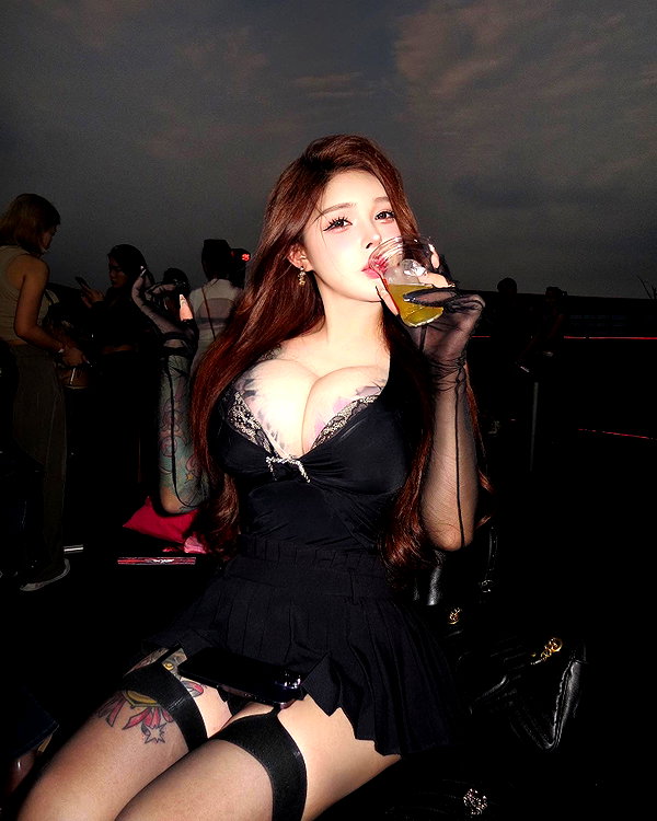 xixigina instagram image archive image