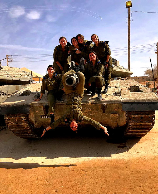 yaheli_idan instagram image archive image