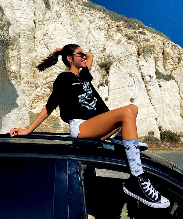 yaheli_ovadya instagram image archive image
