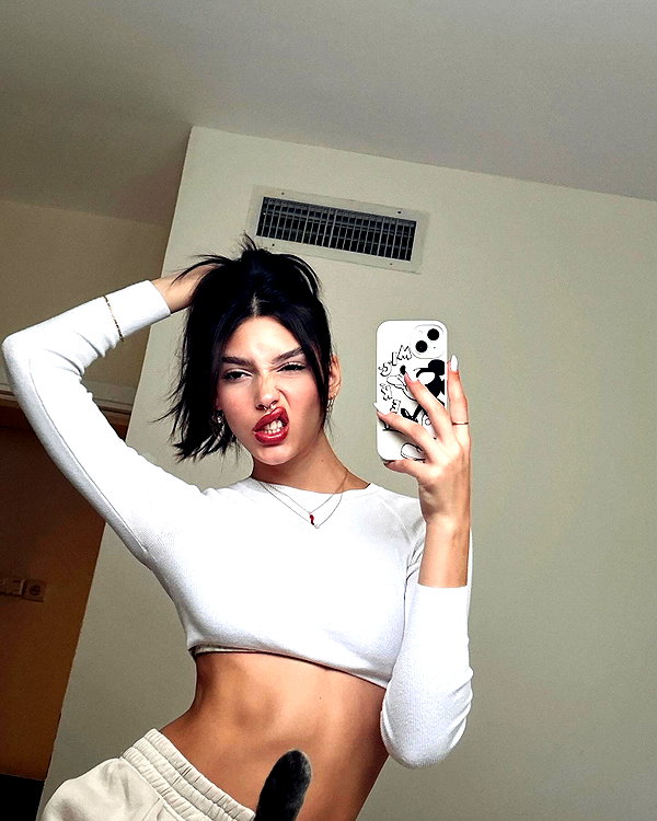 yaheli_ovadya instagram image archive image