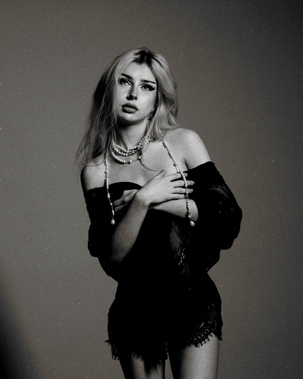 yaminaamane instagram image archive image