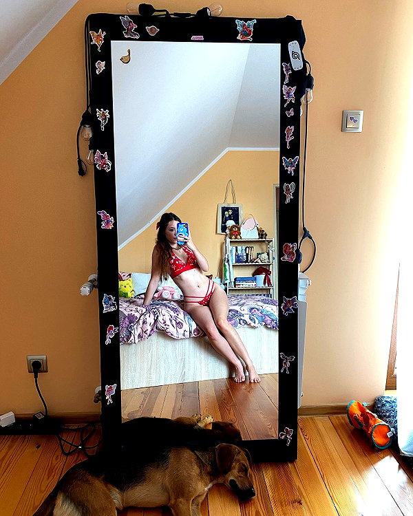 yourlittlemaya instagram image archive image