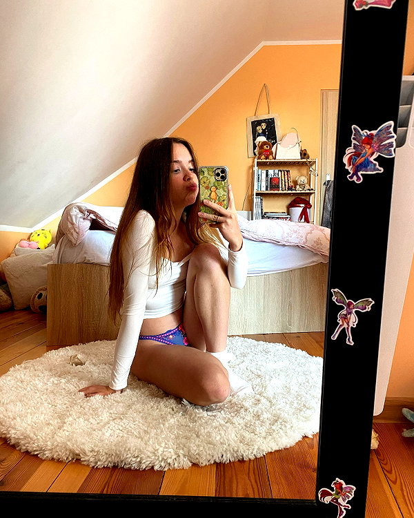 yourlittlemaya instagram image archive image