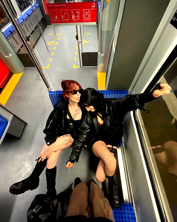 zoe.glover instagram image archive image