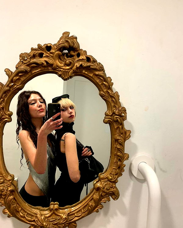 zoe.glover instagram image archive image
