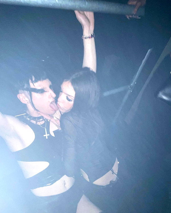 zoe.glover instagram image archive image