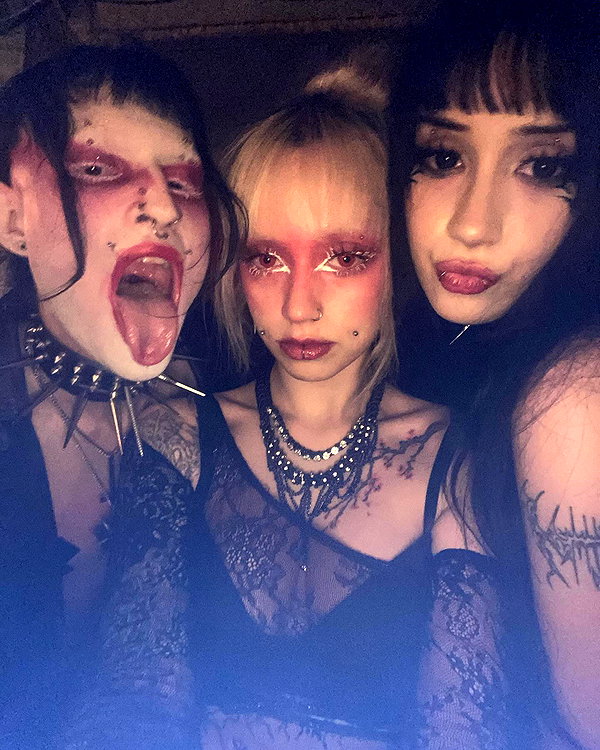 zoe.glover instagram image archive image