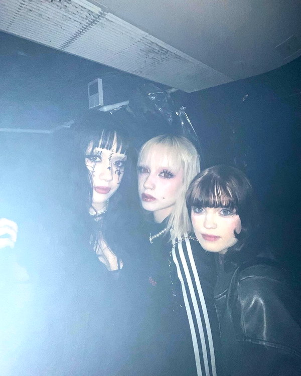 zoe.glover instagram image archive image
