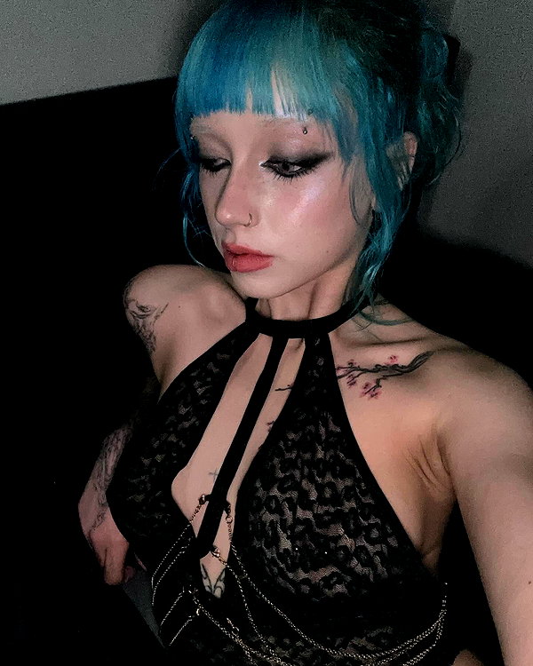 zoe.glover instagram image archive image