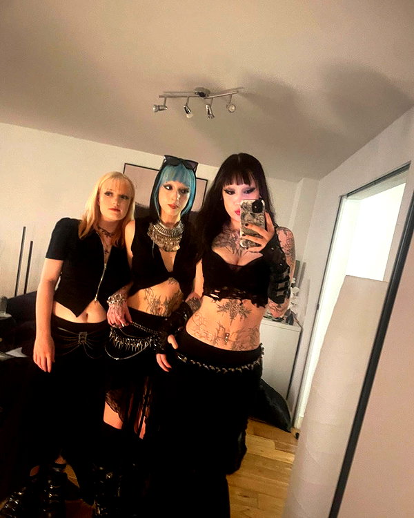zoe.glover instagram image archive image
