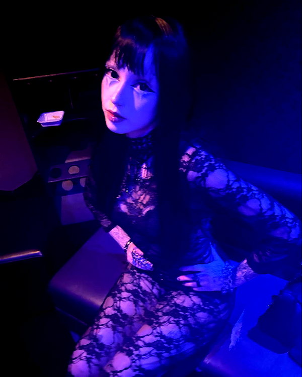zoe.glover instagram image archive image