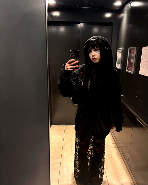 zoe.glover instagram image archive image
