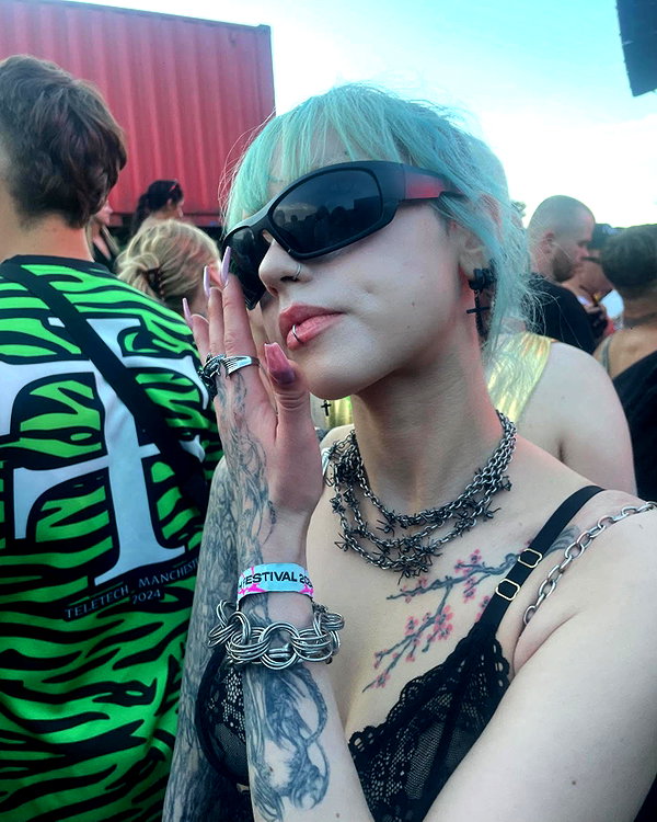 zoe.glover instagram image archive image