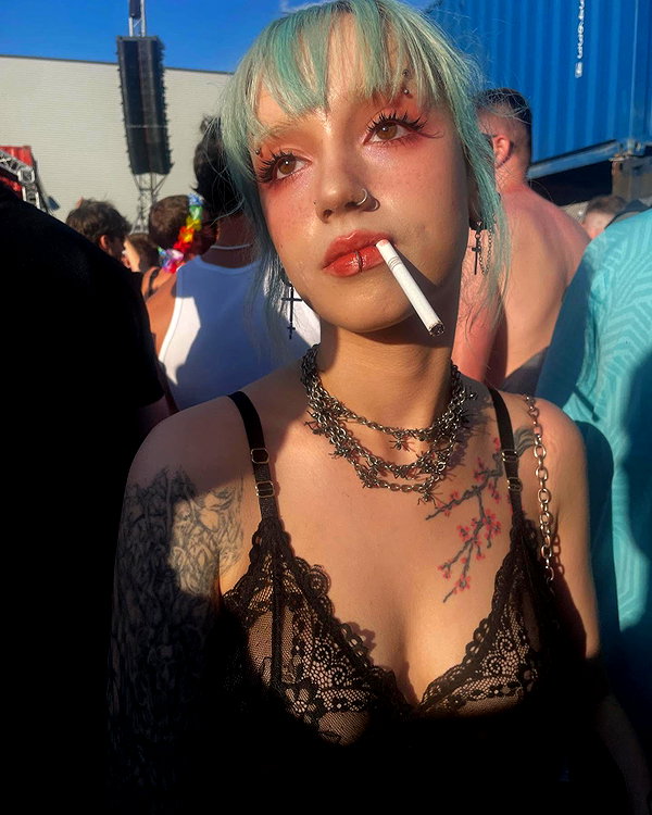 zoe.glover instagram image archive image