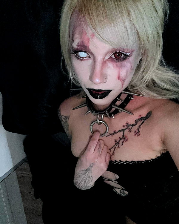 zoe.glover instagram image archive image