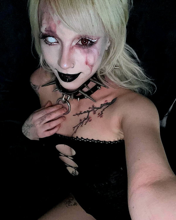 zoe.glover instagram image archive image