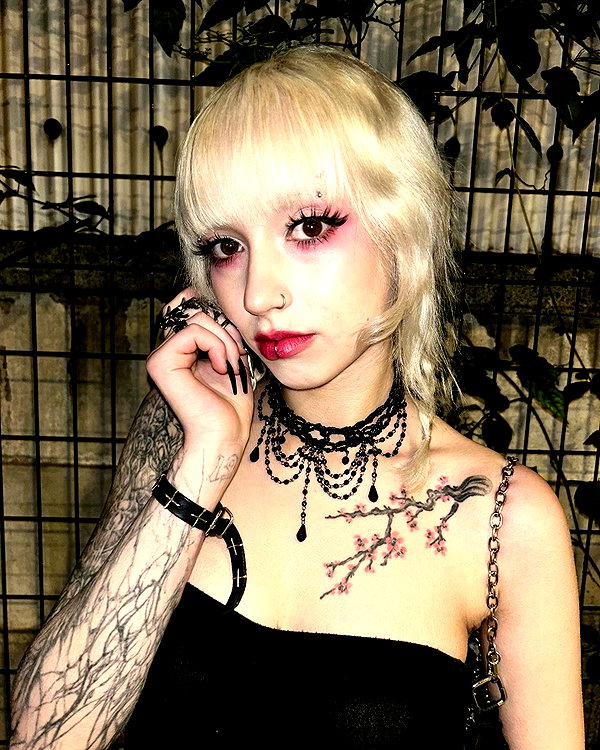 zoe.glover instagram image archive image