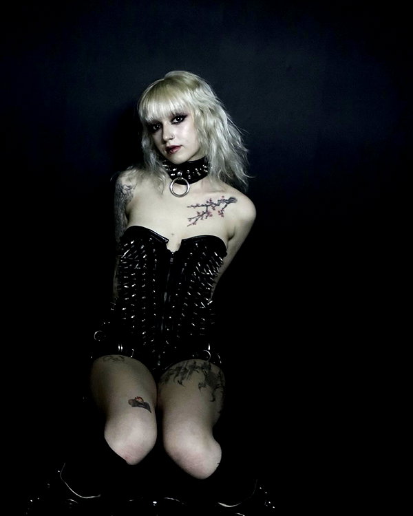 zoe.glover instagram image archive image