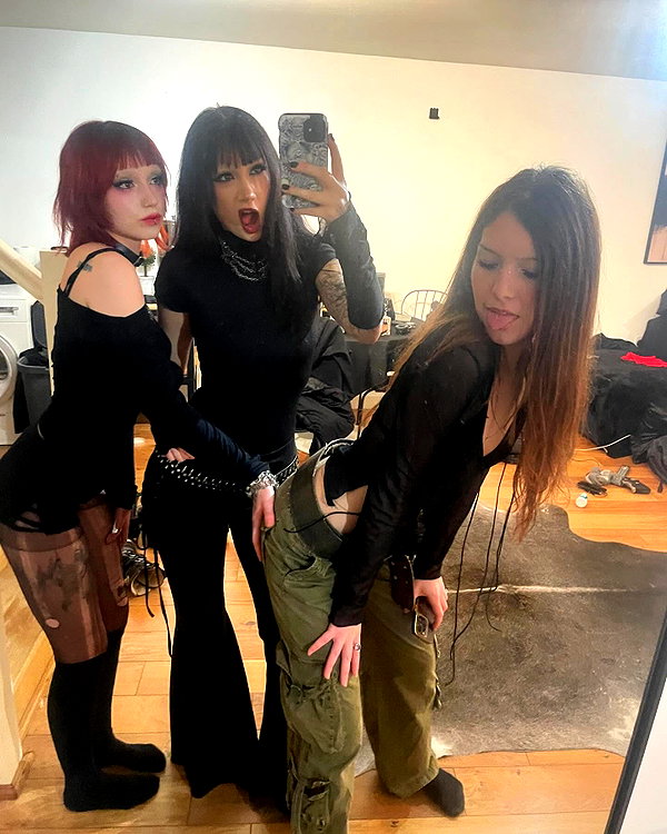 zoe.glover instagram image archive image