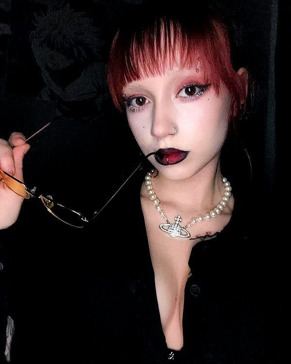 zoe.glover instagram image archive image