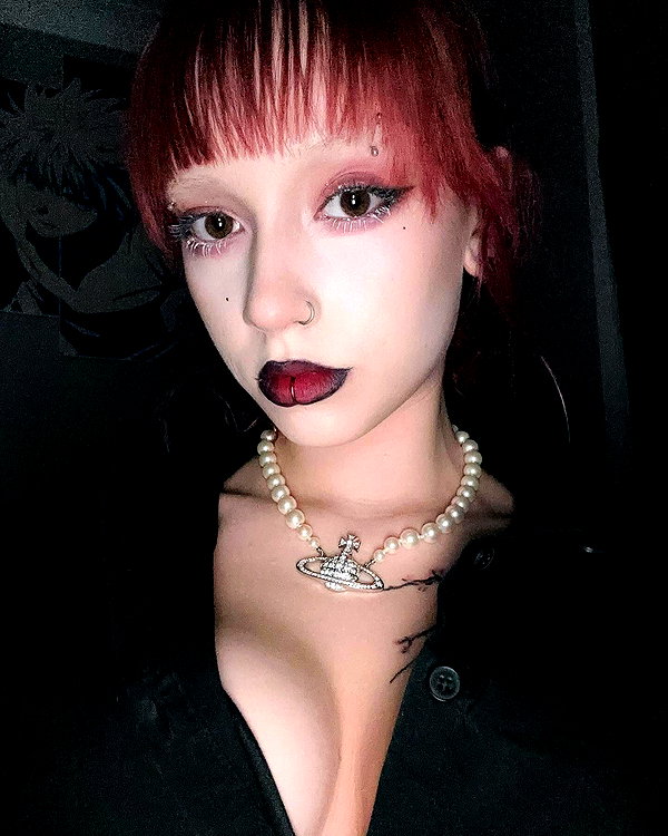 zoe.glover instagram image archive image