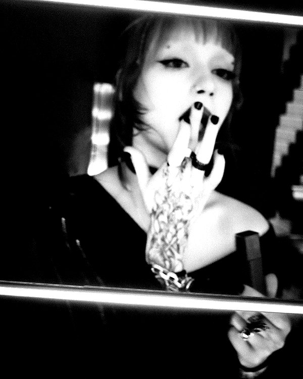 zoe.glover instagram image archive image