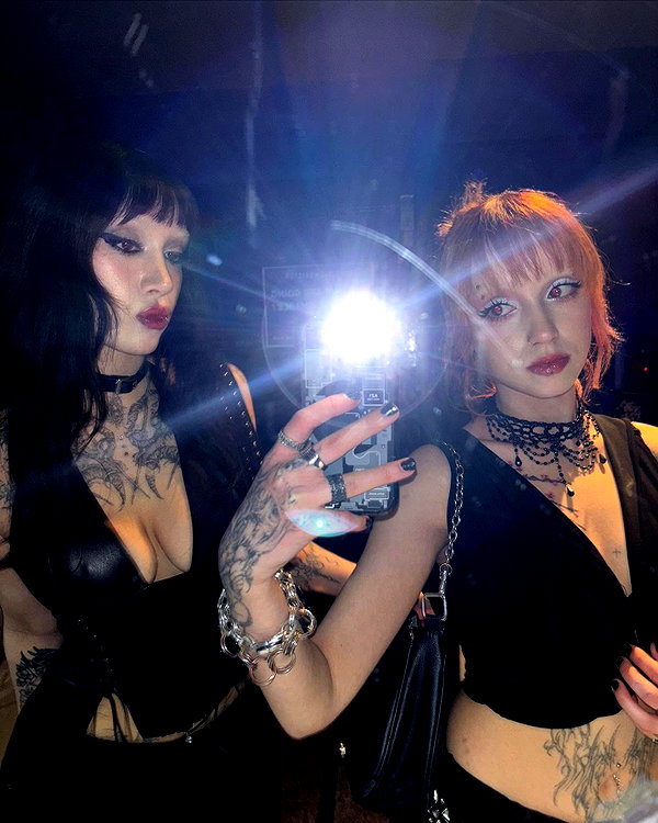 zoe.glover instagram image archive image
