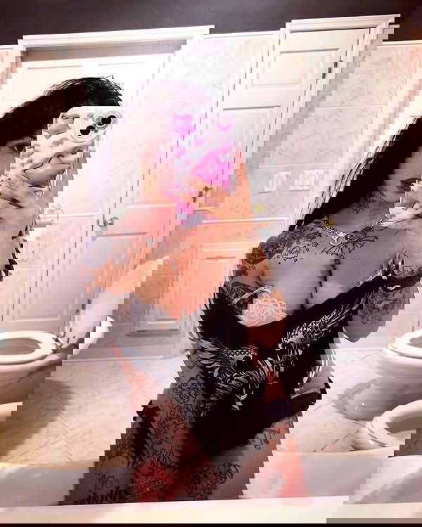 zommmbri image ~ Altpins