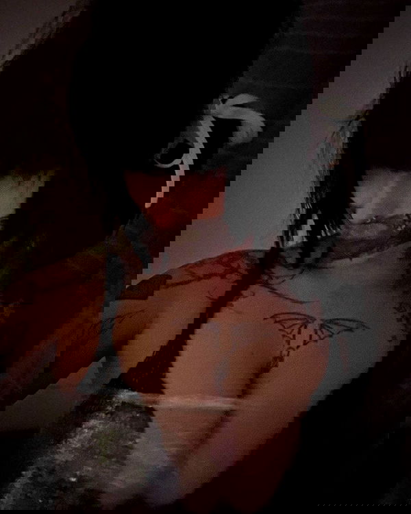 zommmbri image ~ Altpins