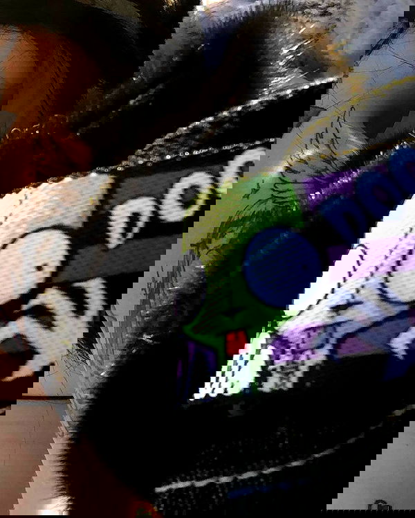 zommmbri image ~ Altpins