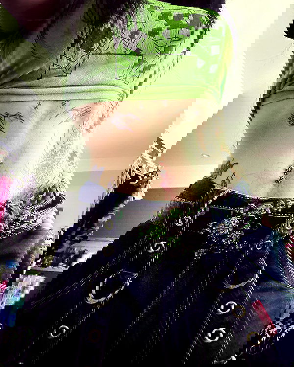 zommmbri image ~ Altpins