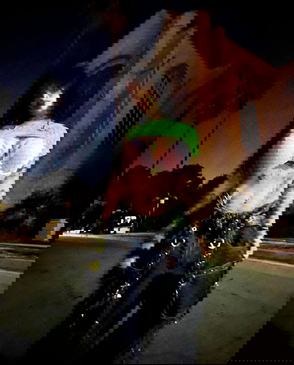 zommmbri image ~ Altpins