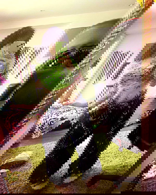 zommmbri image ~ Altpins