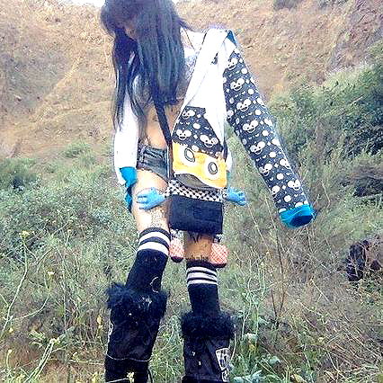 zommmbri image ~ Altpins