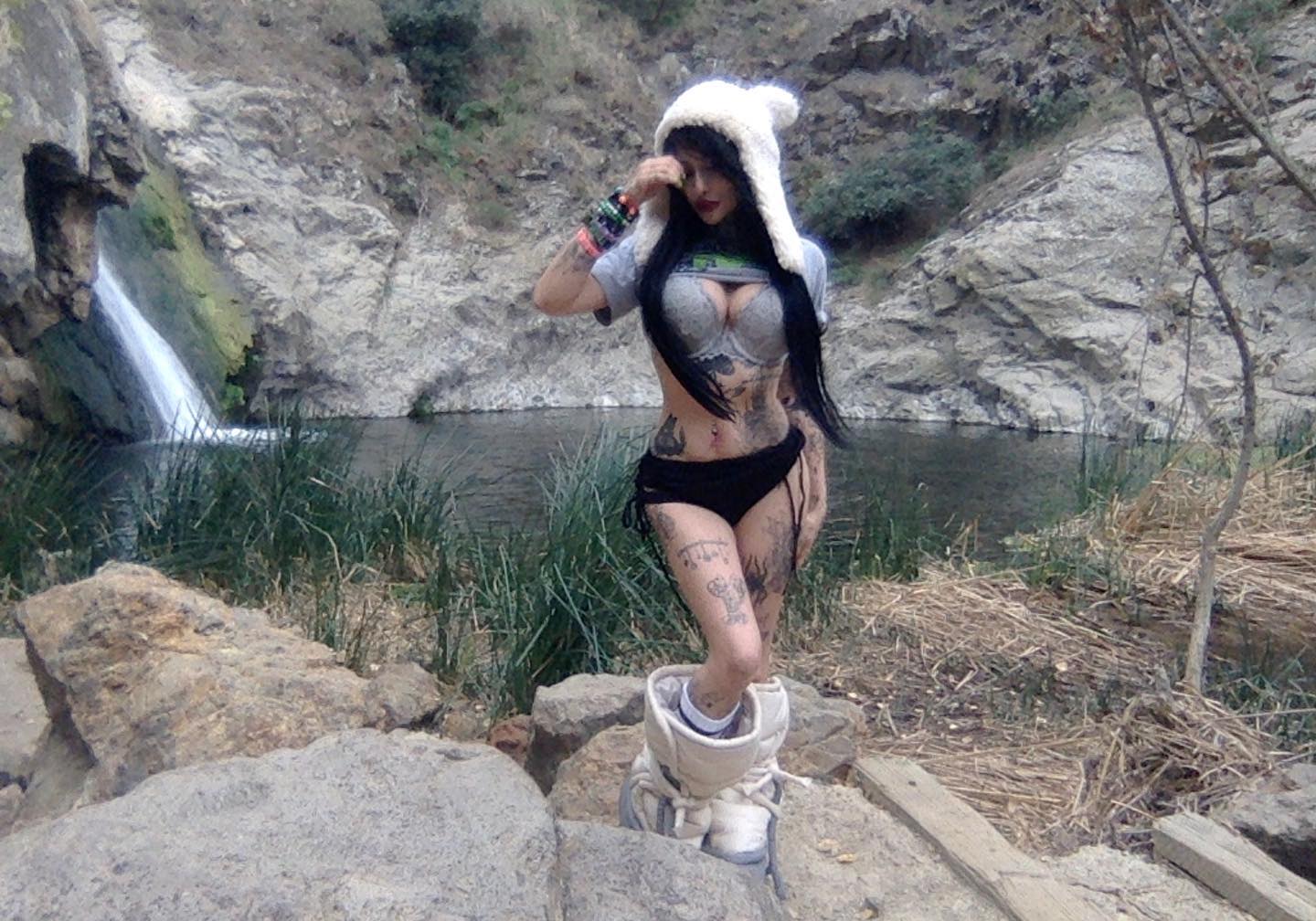 zommmbri instagram image archive image