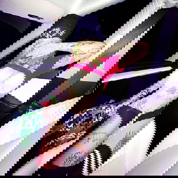 zommmbri image ~ Altpins