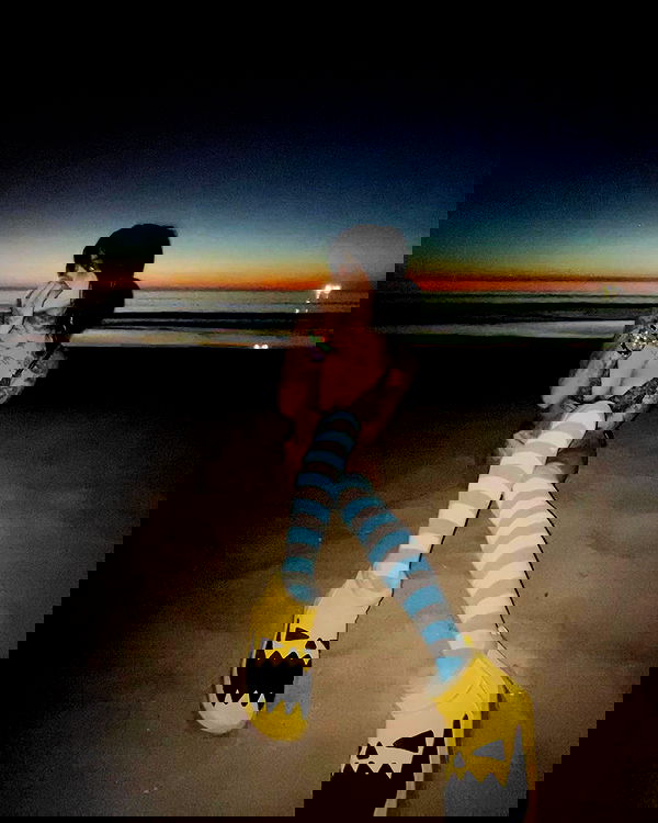 zommmbri image ~ Altpins