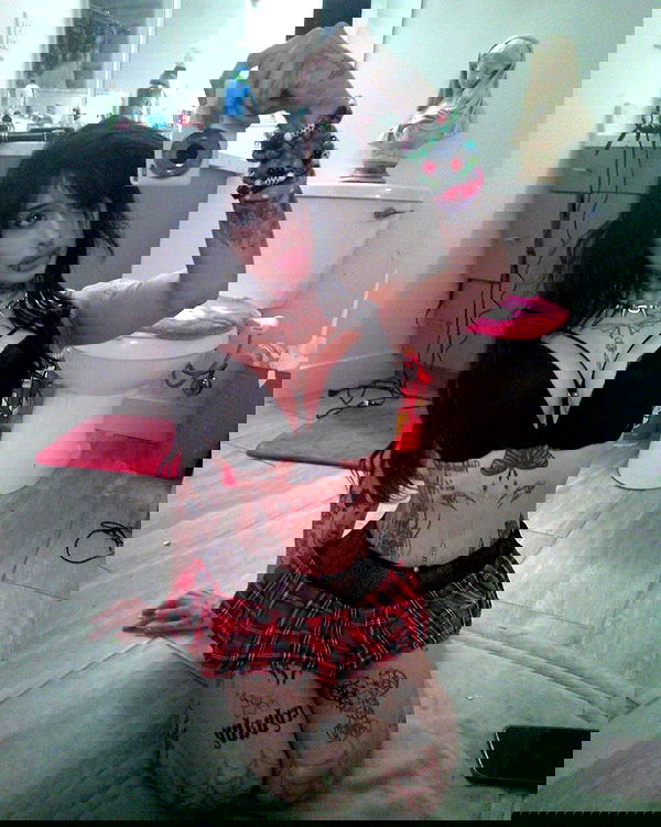 zommmbri image ~ Altpins