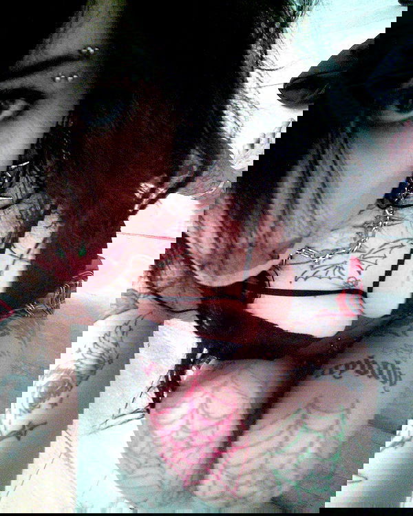 zommmbri image ~ Altpins