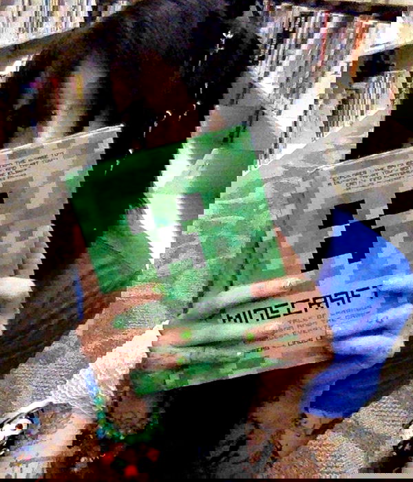 zommmbri image ~ Altpins