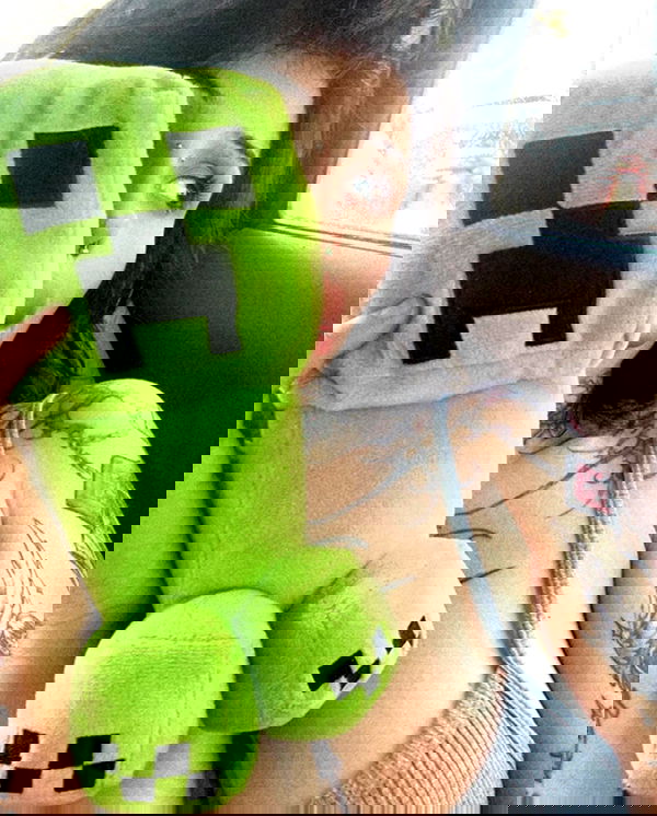 zommmbri image ~ Altpins