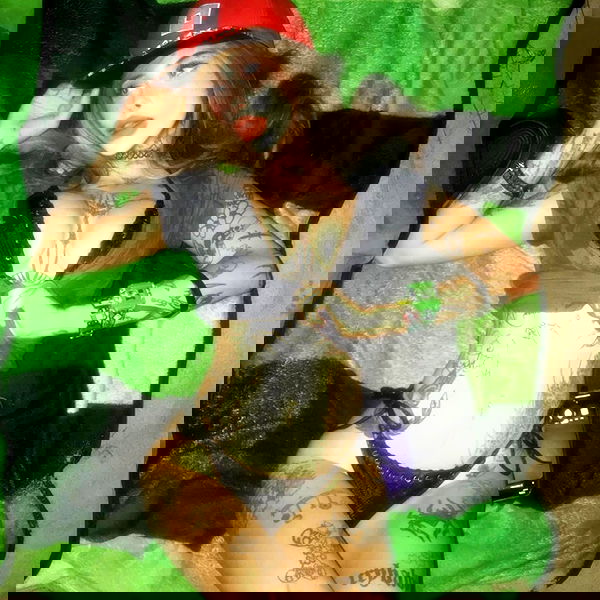 zommmbri image ~ Altpins