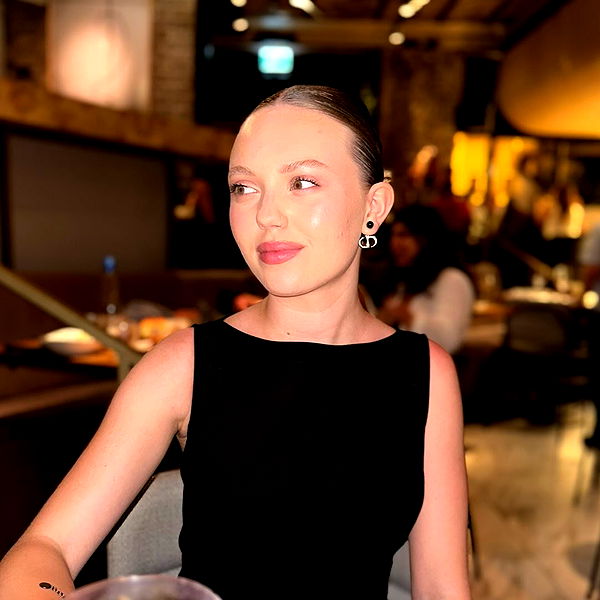 dana_ratushany image ~ Altpins