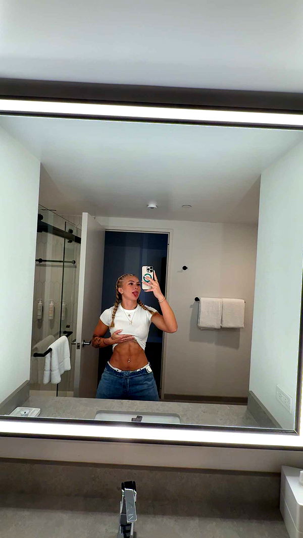 abigailwhhitee image ~ Altpins