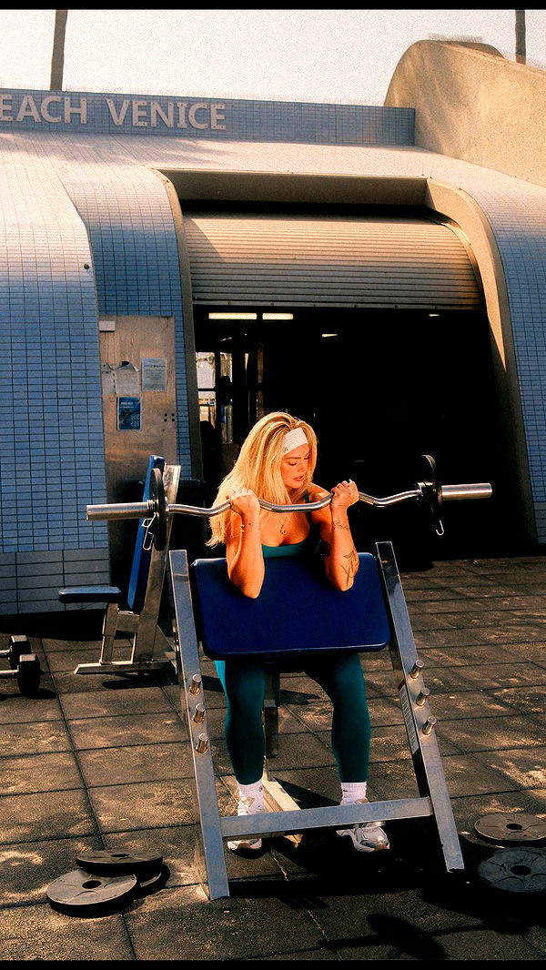 abigailwhhitee image ~ Altpins