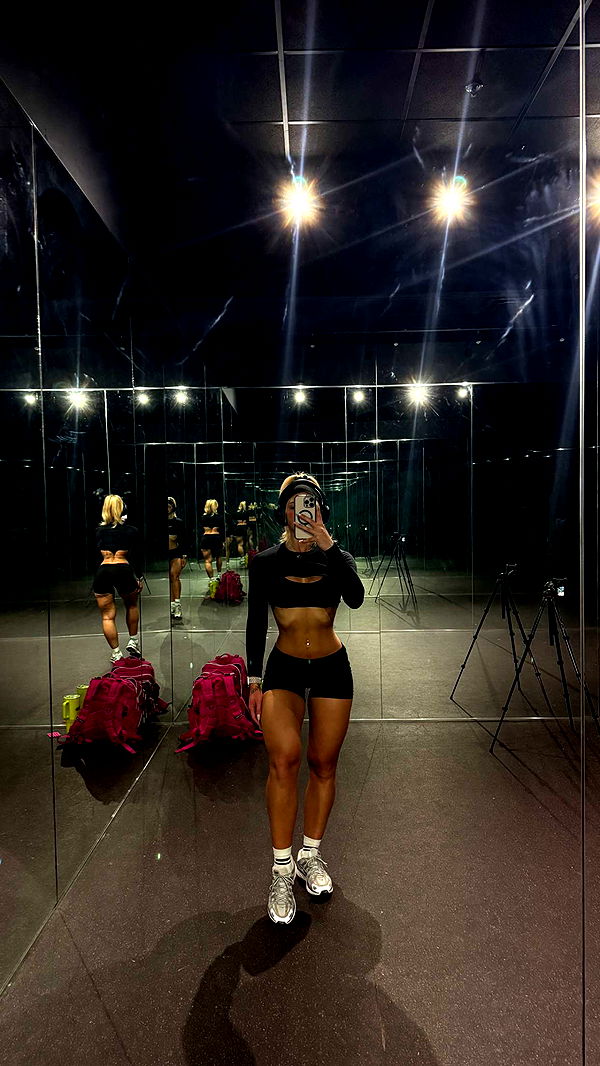 abigailwhhitee image ~ Altpins