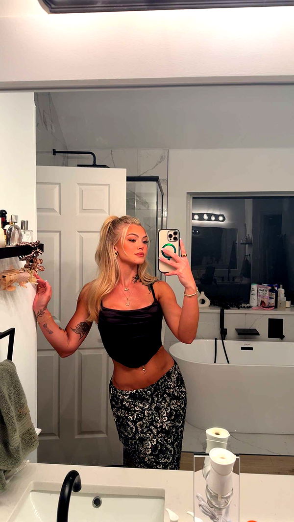 abigailwhhitee image ~ Altpins